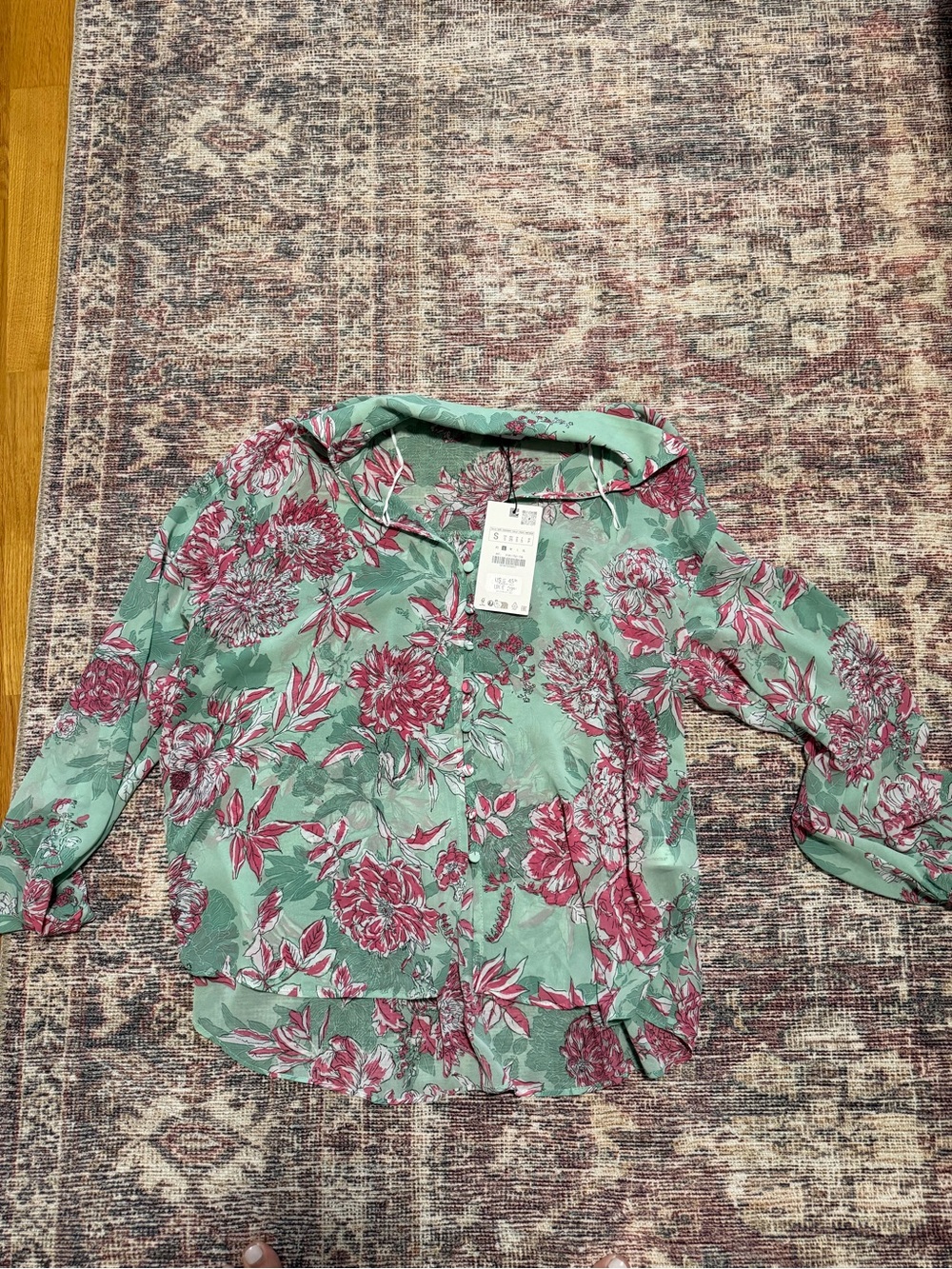 Zara Mint Green Floral Button-Front Blouse with Rose Accents